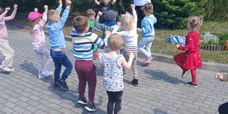 Powiększ grafikę: move-week-miedzynarodowego-swieta-radosci-ruchu-i-dobrej-energii-619258.jpg
