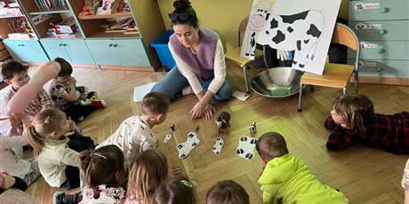 Powiększ grafikę: na-wiejskim-podworku-682977.jpg