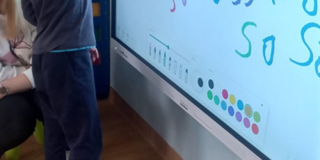 Powiększ grafikę: nauka-pisania-z-zastosowaniem-multimediow-680719.jpg