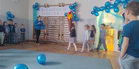 Powiększ grafikę: niebieskie-igrzyska-688170.jpg