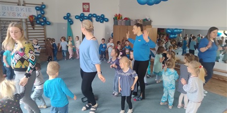 Powiększ grafikę: niebieskie-igrzyska-688180.jpg