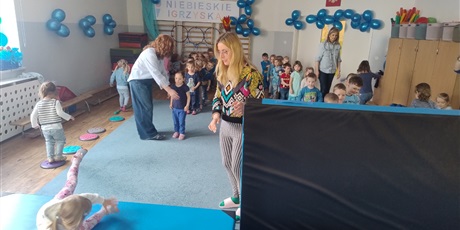 Powiększ grafikę: niebieskie-igrzyska-688185.jpg