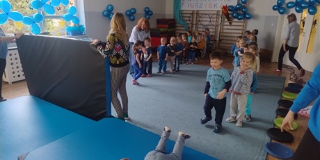 Powiększ grafikę: niebieskie-igrzyska-688186.jpg