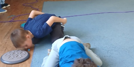 Powiększ grafikę: niebieskie-igrzyska-688218.jpg