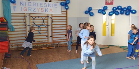 Powiększ grafikę: niebieskie-igrzyska-690496.jpg