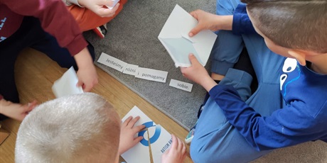 Powiększ grafikę: niebieskie-igrzyska-690504.jpg