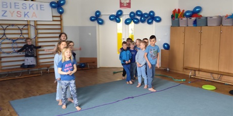 Powiększ grafikę: niebieskie-igrzyska-690508.jpg