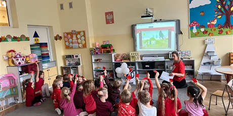 Powiększ grafikę: ogolnopolska-akcja-dziecinstwo-bez-przemocy-652158.jpg