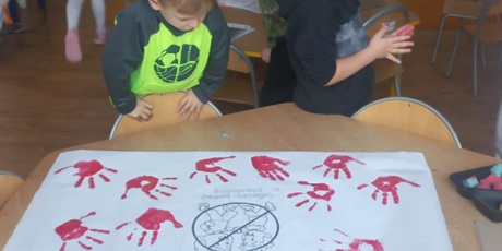 Powiększ grafikę: ogolnopolska-akcja-dziecinstwo-bez-przemocy-652160.jpg