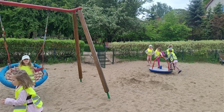 Powiększ grafikę: piknik-w-parku-chirona-619216.jpg