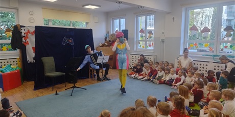 Powiększ grafikę: piksel-w-akcji-spotkanie-z-akademia-artystyczna-art2you-653619.jpg