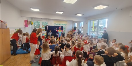 Powiększ grafikę: piksel-w-akcji-spotkanie-z-akademia-artystyczna-art2you-653634.jpg