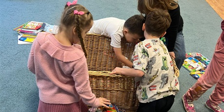 Powiększ grafikę: podsumowanie-akcji-na-rzecz-chorych-dzieci-z-gdanskich-szpitali-667625.jpg