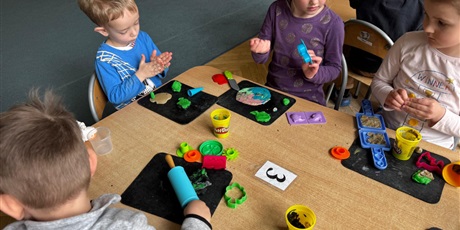 Powiększ grafikę: popoludniowe-zabawy-690459.jpg