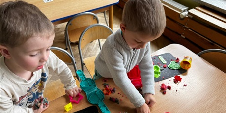 Powiększ grafikę: popoludniowe-zabawy-690462.jpg