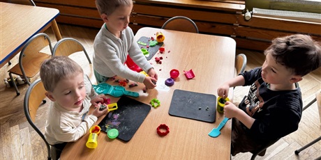 Powiększ grafikę: popoludniowe-zabawy-690463.jpg