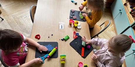 Powiększ grafikę: popoludniowe-zabawy-690465.jpg