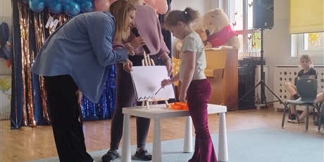 Powiększ grafikę: przedszkolny-konkurs-mam-talent-683760.jpg