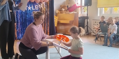 Powiększ grafikę: przedszkolny-konkurs-mam-talent-683761.jpg