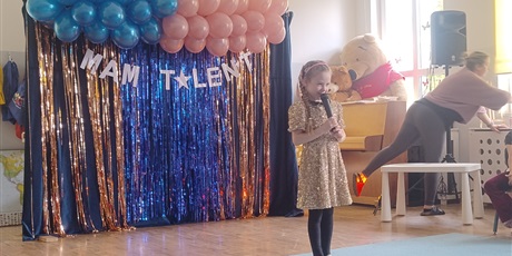 Powiększ grafikę: przedszkolny-konkurs-mam-talent-683764.jpg