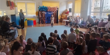 Powiększ grafikę: przedszkolny-konkurs-mam-talent-683766.jpg