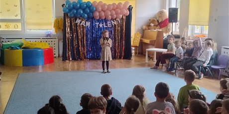 Powiększ grafikę: przedszkolny-konkurs-mam-talent-683767.jpg