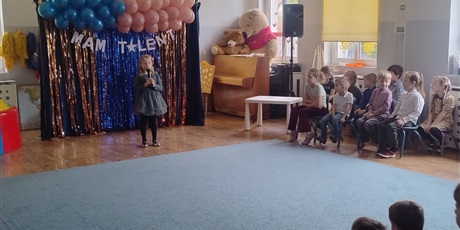 Powiększ grafikę: przedszkolny-konkurs-mam-talent-683769.jpg