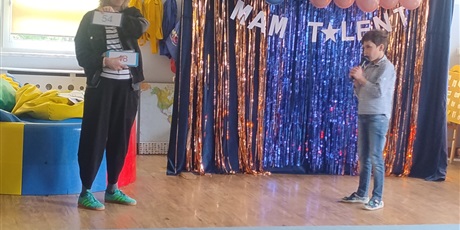 Powiększ grafikę: przedszkolny-konkurs-mam-talent-683771.jpg