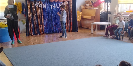 Powiększ grafikę: przedszkolny-konkurs-mam-talent-683773.jpg