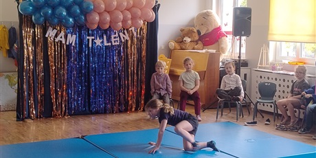 Powiększ grafikę: przedszkolny-konkurs-mam-talent-683789.jpg