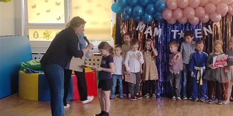 Powiększ grafikę: przedszkolny-konkurs-mam-talent-683796.jpg