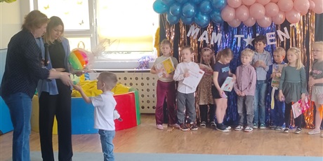 Powiększ grafikę: przedszkolny-konkurs-mam-talent-683802.jpg