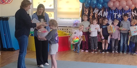 Powiększ grafikę: przedszkolny-konkurs-mam-talent-683804.jpg