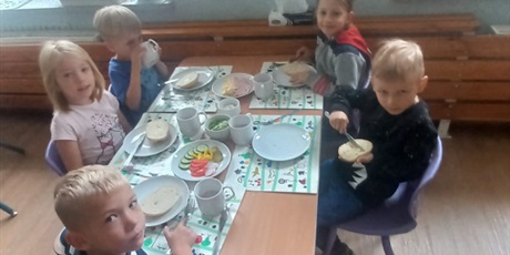 Powiększ grafikę: samodzielne-sniadanie-starszakow-643286.jpg