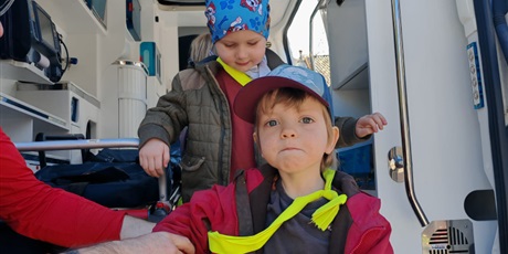 Powiększ grafikę: spotkanie-z-ratownikiem-medycznym-689305.jpg