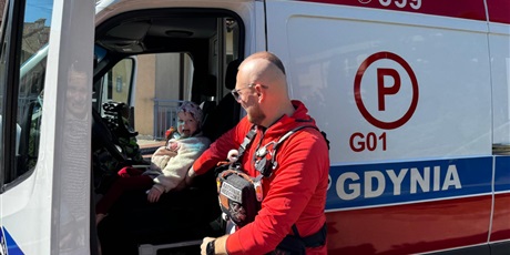 Powiększ grafikę: spotkanie-z-ratownikiem-medycznym-689322.jpg