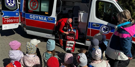 Powiększ grafikę: spotkanie-z-ratownikiem-medycznym-689323.jpg