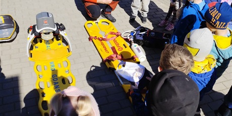 Powiększ grafikę: spotkanie-z-ratownikiem-medycznym-690483.jpg