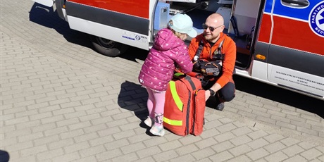 Powiększ grafikę: spotkanie-z-ratownikiem-medycznym-690484.jpg