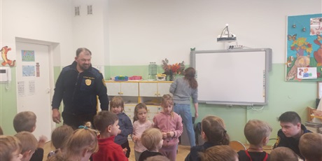 Powiększ grafikę: spotkanie-ze-straza-miejska-656877.jpg