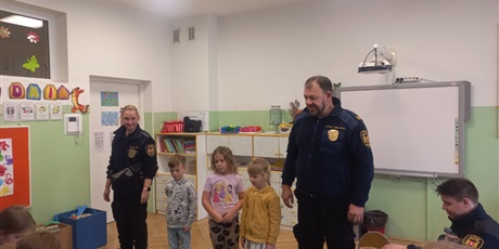 Powiększ grafikę: spotkanie-ze-straza-miejska-656878.jpg