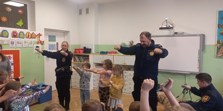 Powiększ grafikę: spotkanie-ze-straza-miejska-656879.jpg