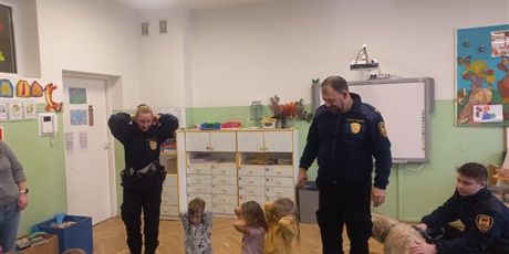 Powiększ grafikę: spotkanie-ze-straza-miejska-656881.jpg