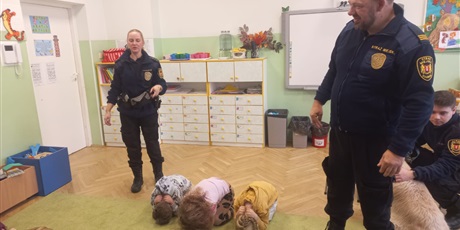 Powiększ grafikę: spotkanie-ze-straza-miejska-656882.jpg