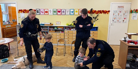 Powiększ grafikę: spotkanie-ze-straza-miejska-656895.jpg
