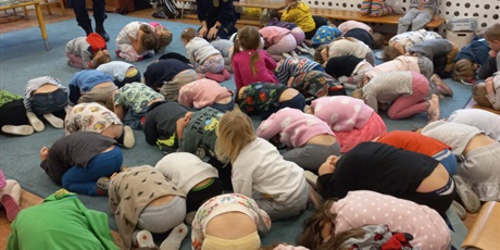 Powiększ grafikę: spotkanie-ze-straza-miejska-cz-2-uwazaj-dzikie-zwierzeta-w-miescie-659578.jpg