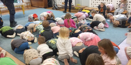 Powiększ grafikę: spotkanie-ze-straza-miejska-cz-2-uwazaj-dzikie-zwierzeta-w-miescie-659579.jpg