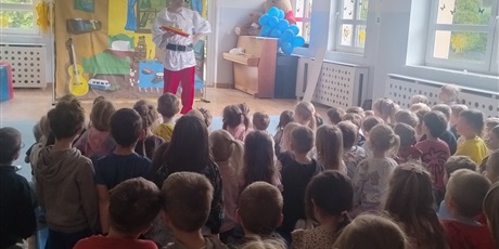 Powiększ grafikę: teatr-horyzont-niebezpieczne-zabawy-nad-woda-693813.jpg