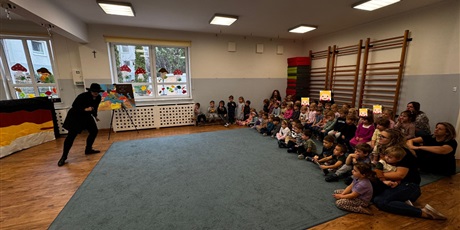 Powiększ grafikę: teatrzyk-pt-historia-misia-wojtka-656938.jpg