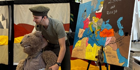 Powiększ grafikę: teatrzyk-pt-historia-misia-wojtka-656940.jpg